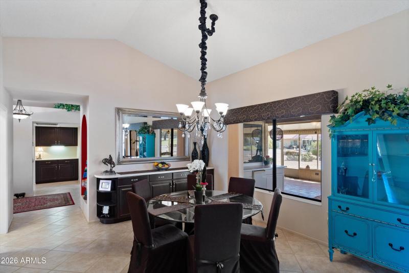 11-Dining to Kitchen