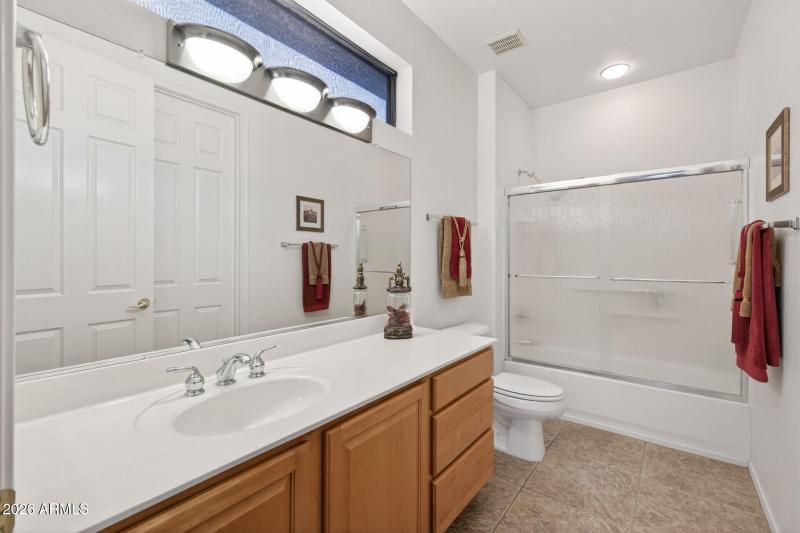 2nd ensuite bathroom