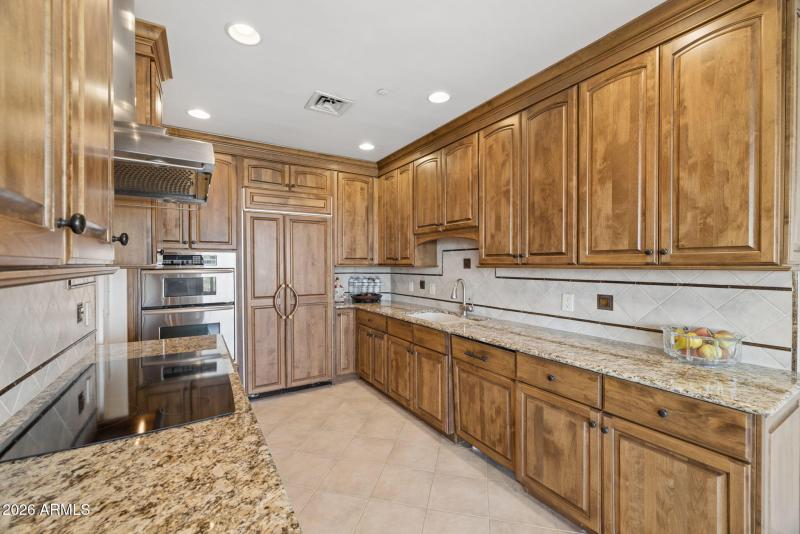 29-web-or-mls-1040-e-osborn-rd-803