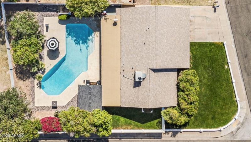 5-web-or-mls-Drone top down no cars