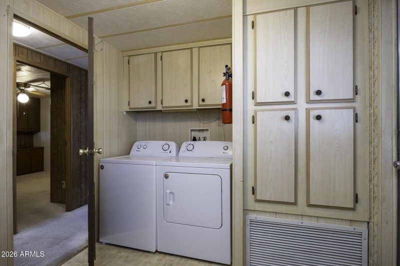 2100 N Trekell Rd Unit 226 - Laundry Roo