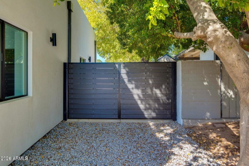 3446 n 47th rv gate