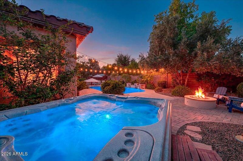 48-Hot Tub & Conversation Area