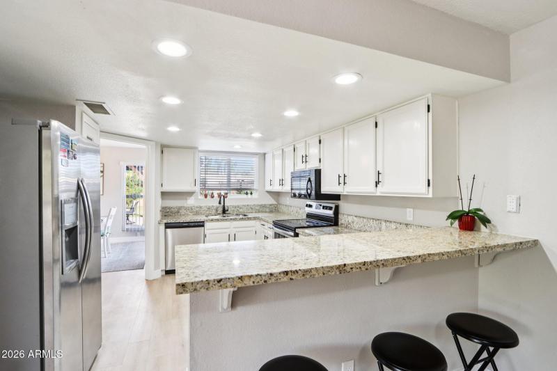 17-web-or-mls-N 6th St-S0303-017