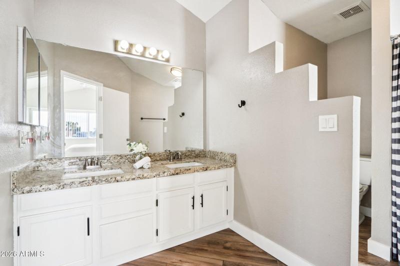 30-web-or-mls-N 6th St-S0303-030