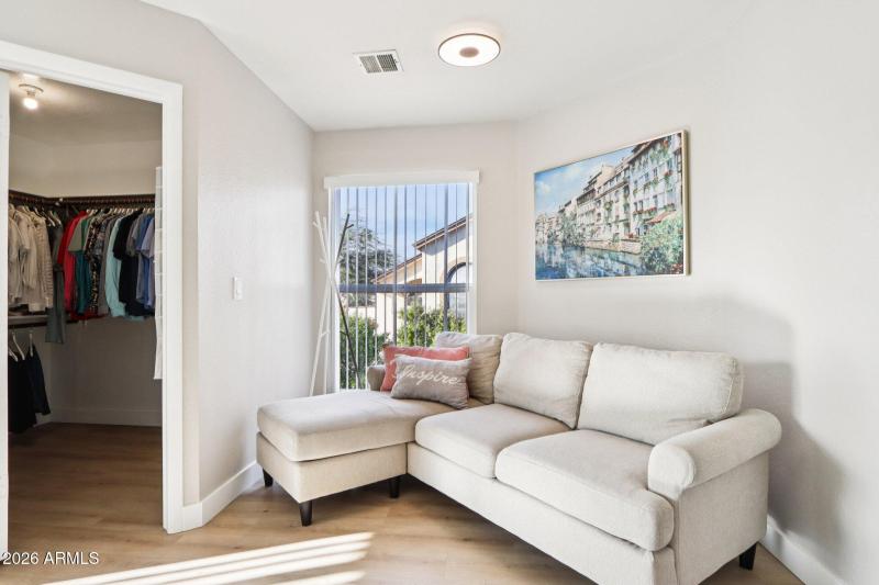 33-web-or-mls-N 6th St-S0303-033