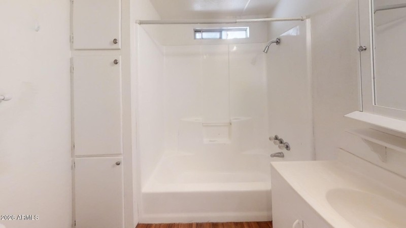 229-n-palm-st-unit-6-bathroom