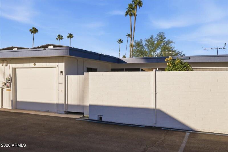 27-9969_Thunderbird_Blvd_27