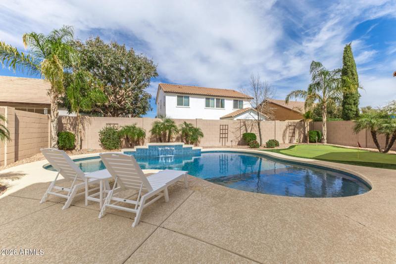 back yard perfect for relaxing