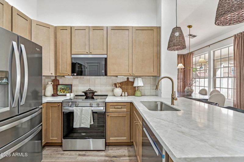 22-web-or-mls-W Peninsula Cir-S0503-020