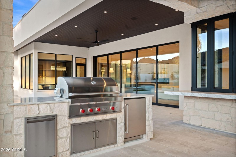 Outdoor Kitchen