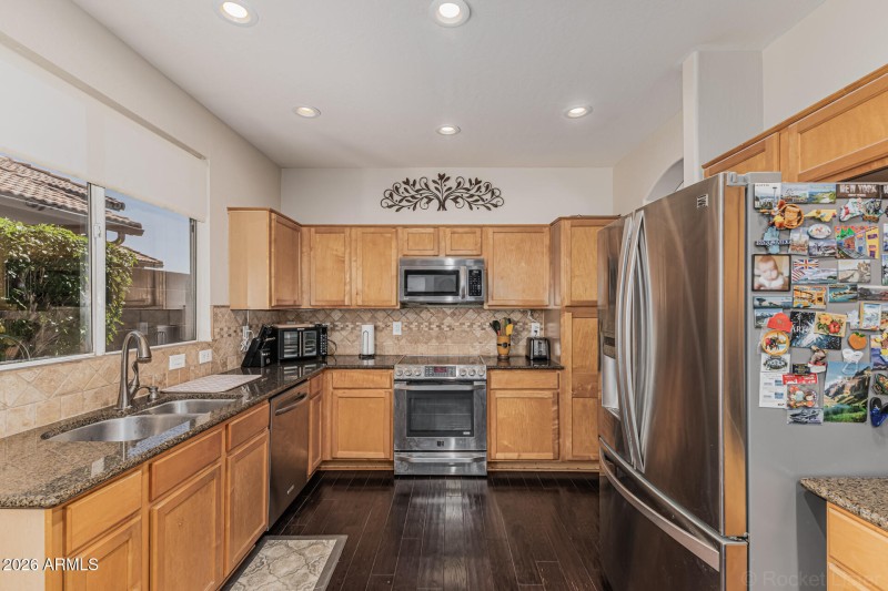 Travertine Tile Backsplash