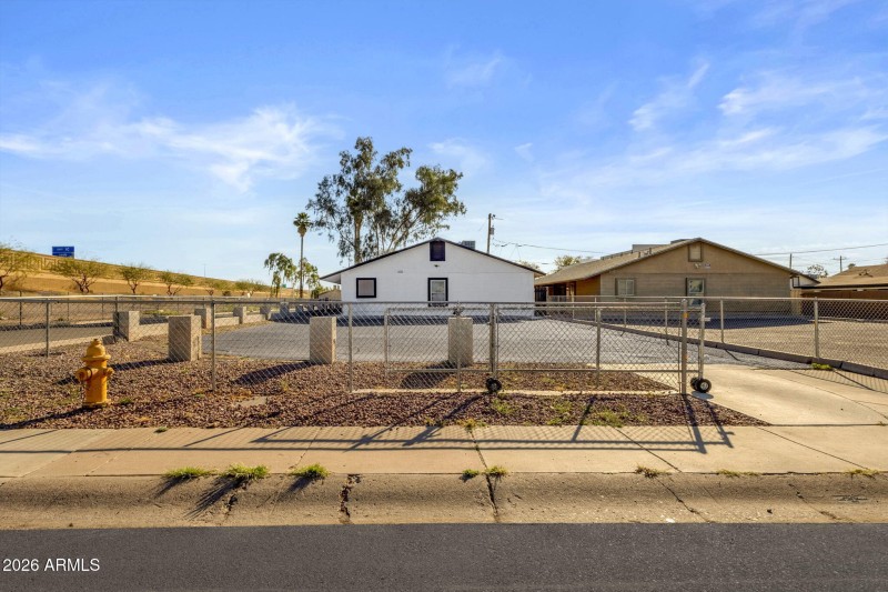 5-web-or-mls-1121-north-25th-pl-unit-1