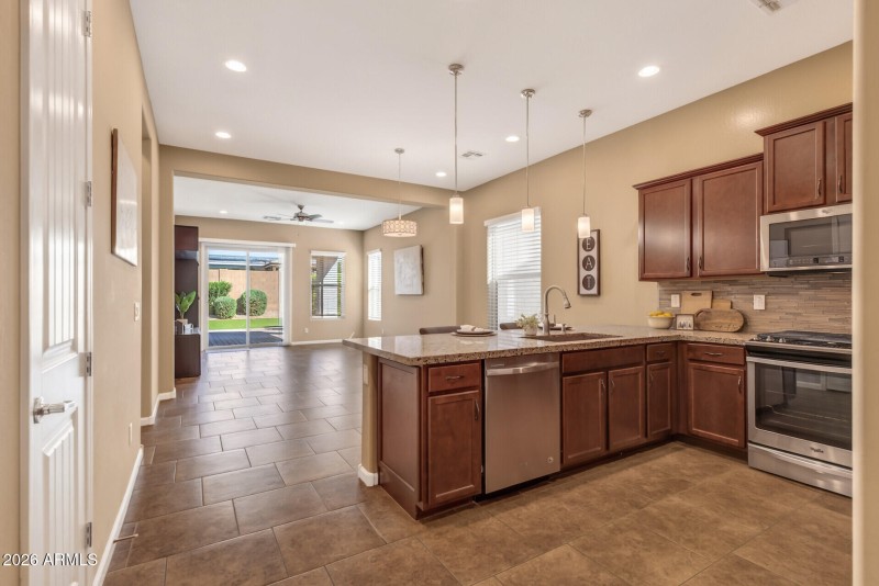 18_20556_W_Point_Ridge18_mls