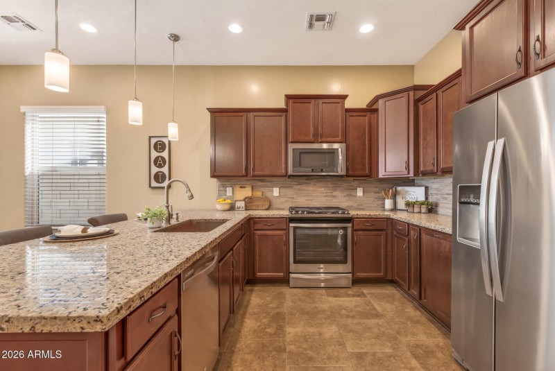 19_20556_W_Point_Ridge19_mls