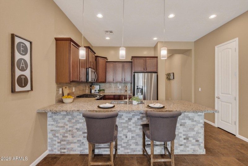 23_20556_W_Point_Ridge23_mls