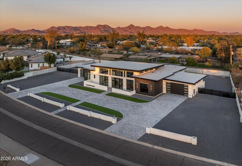 12209 N 65th Place Scottsdale, AZ 85254