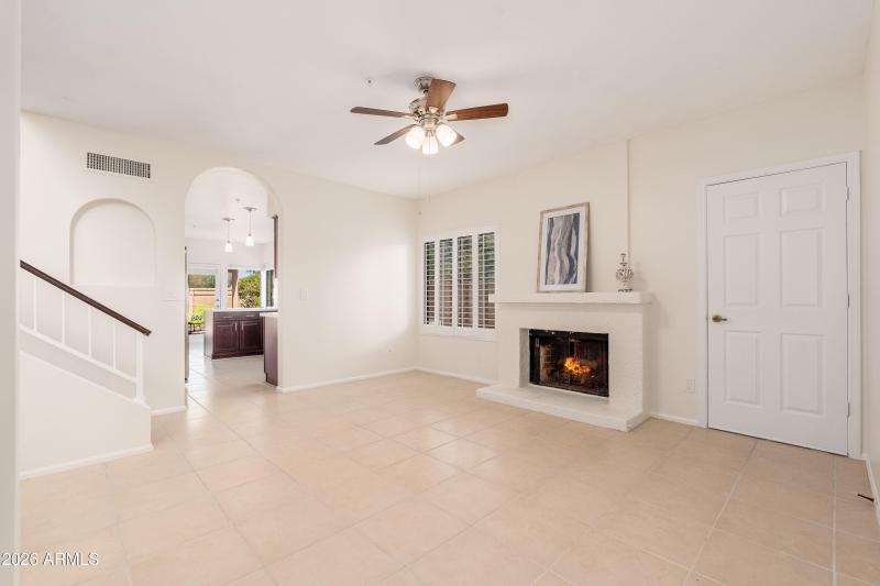 9596 E Windrose Dr - 16