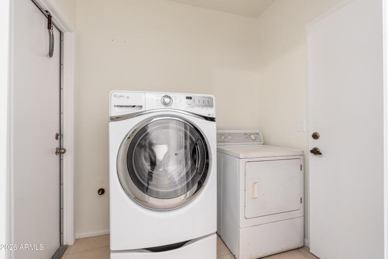 9596 E Windrose Dr - 27