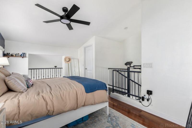 grok-image-e8d97380-9fe1-47d4-8a80-f05b4