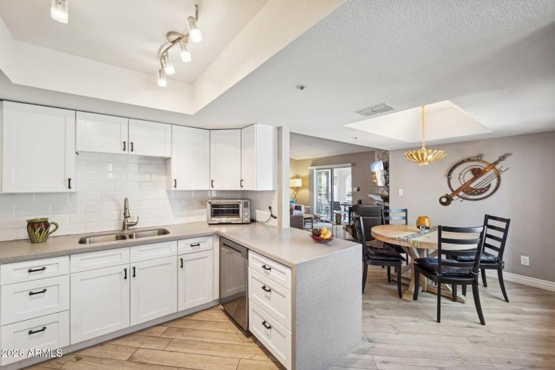 11-web-or-mls-9396-e-purdue-ave-221