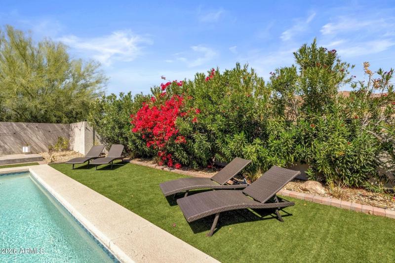 042_Poolside Grass Area