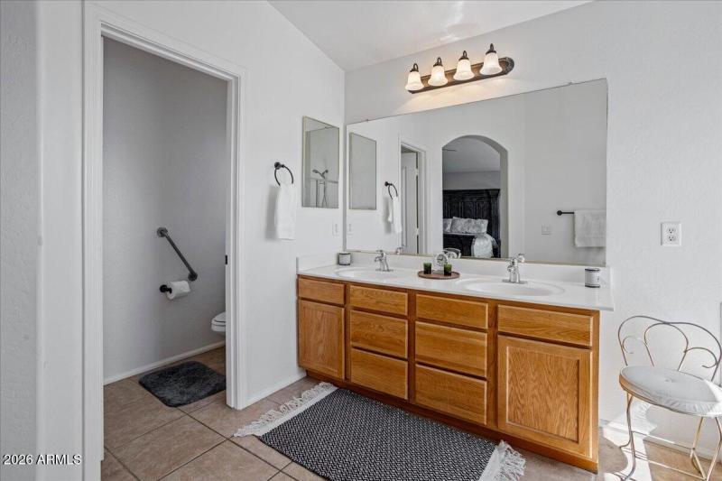 10335 W Southgate_Primary Bath