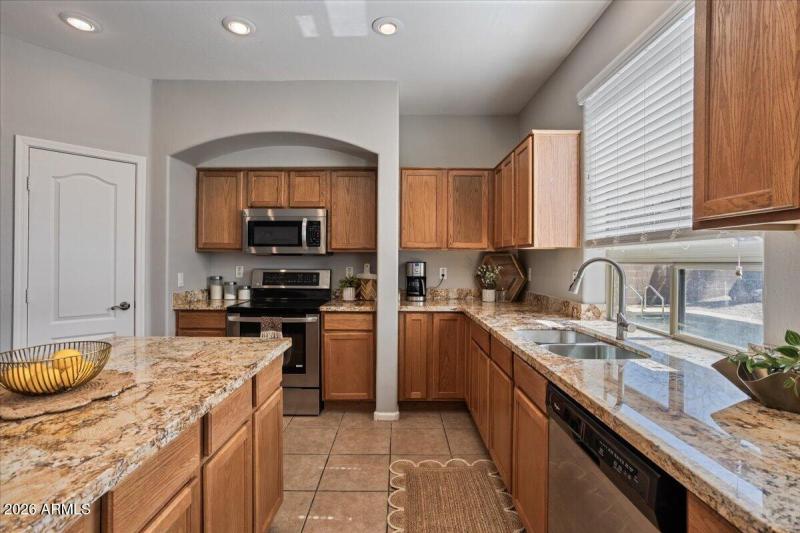 10335 W Southgate_Kitchen