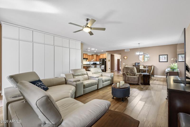 13_18349_W_Carol_Ave13_mls