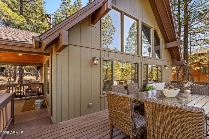 Front Deck Very Private