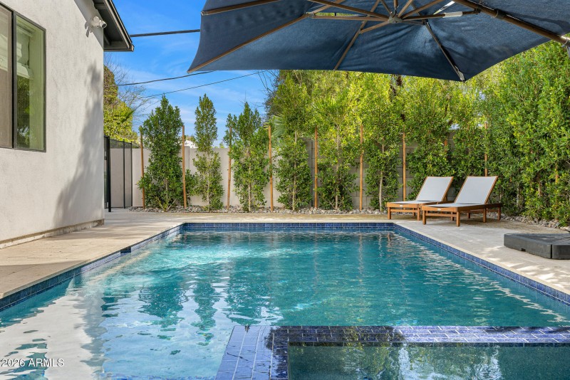 35pool and spa lounge