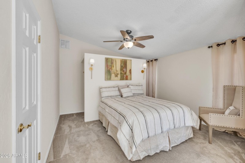 Unit c]_primary bedroom