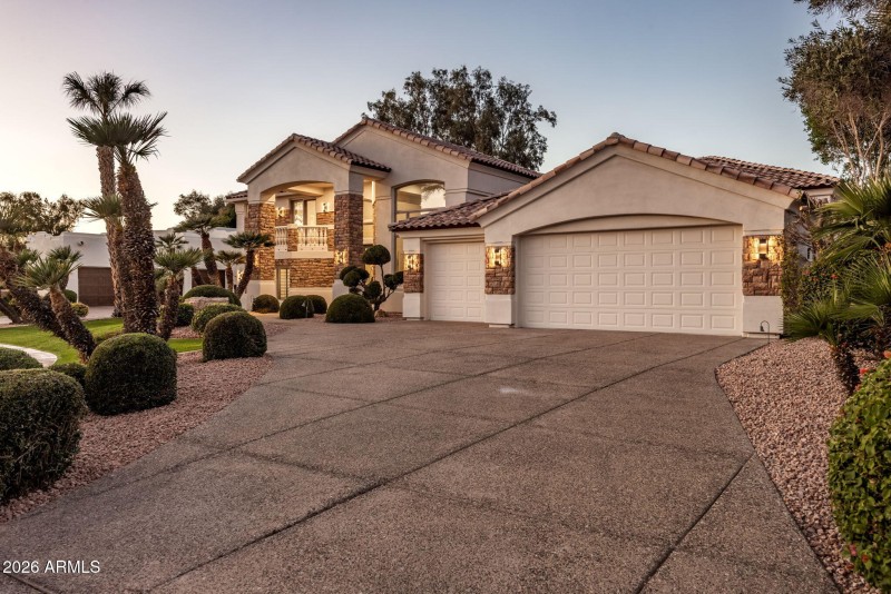 1000+ sq ft EXTENDED Garage!