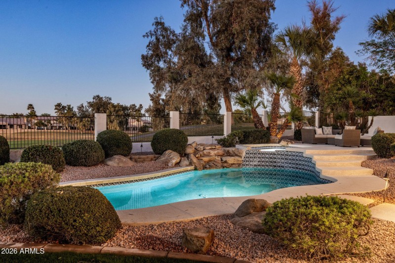 Relaxing pool & spa w/views for days