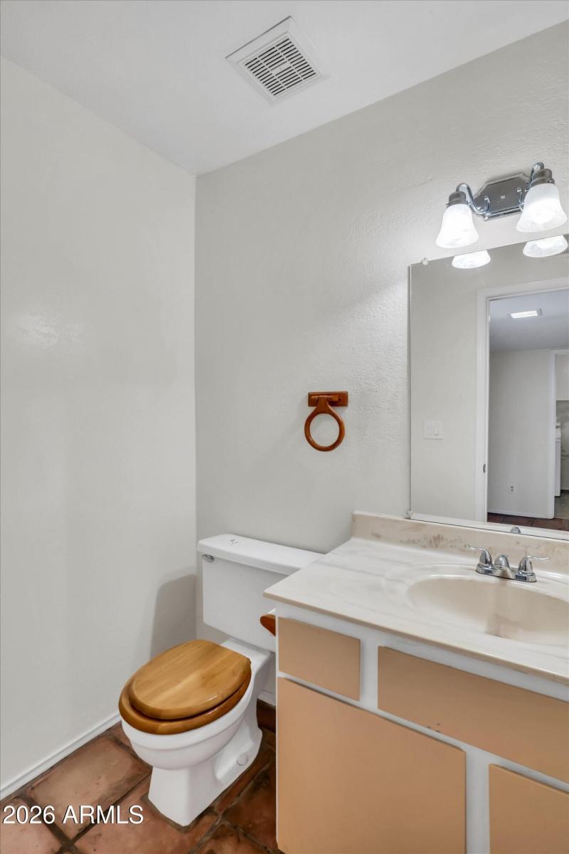 08-2208 W Lindner Avenue 31-8