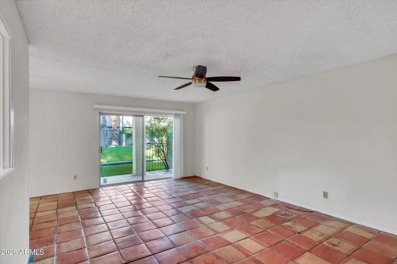 11-2208 W Lindner Avenue 31-11