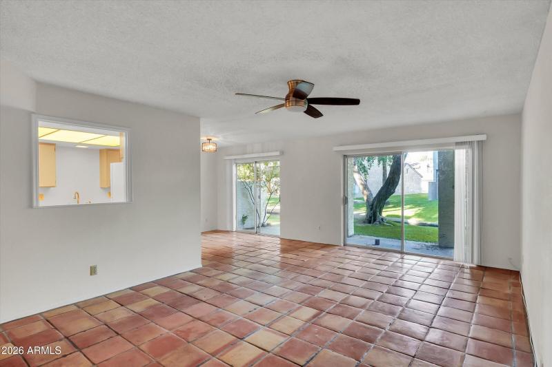 12-2208 W Lindner Avenue 31-12