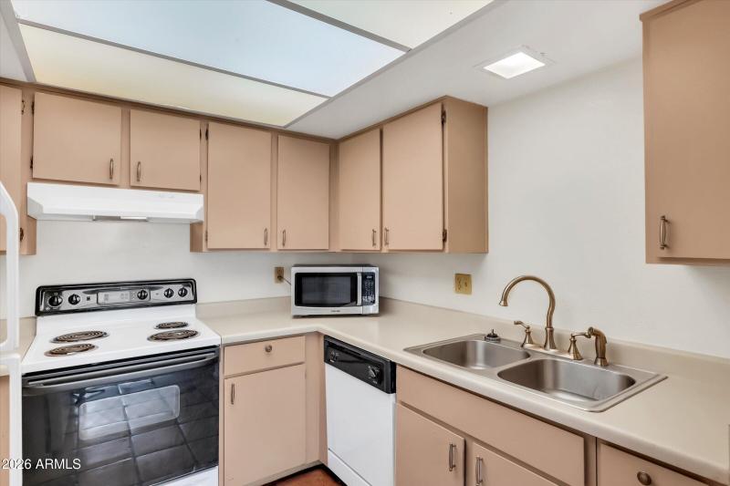 21-2208 W Lindner Avenue 31-21