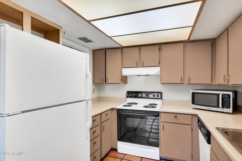 20-2208 W Lindner Avenue 31-20