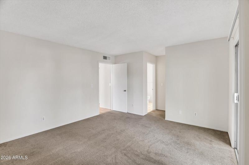 37-2208 W Lindner Avenue 31-37