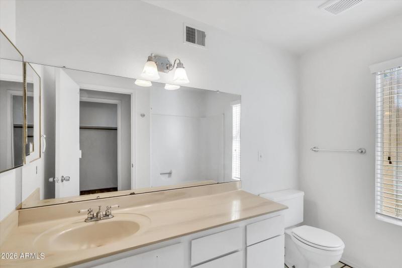 39-2208 W Lindner Avenue 31-39