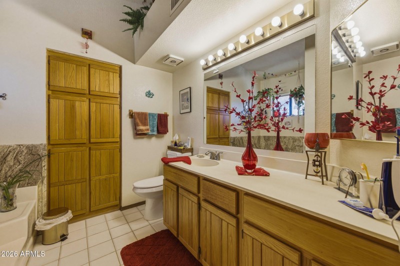 12-web-or-mls-11203 W Puget Ave-12