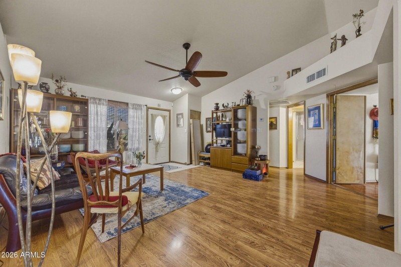 21-web-or-mls-11203 W Puget Ave-21