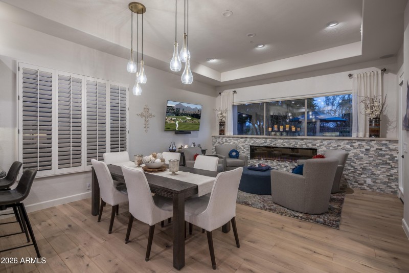 Dining Area W Pendant Lighting