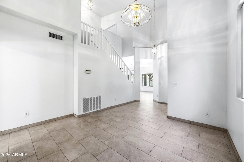 BONUS SPACE/LIVING ROOM