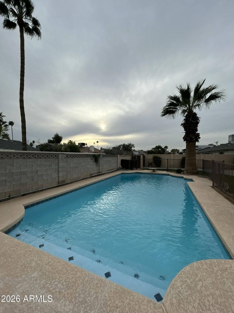 51719A4C-6318-424F-AFA1-F507798B22D2