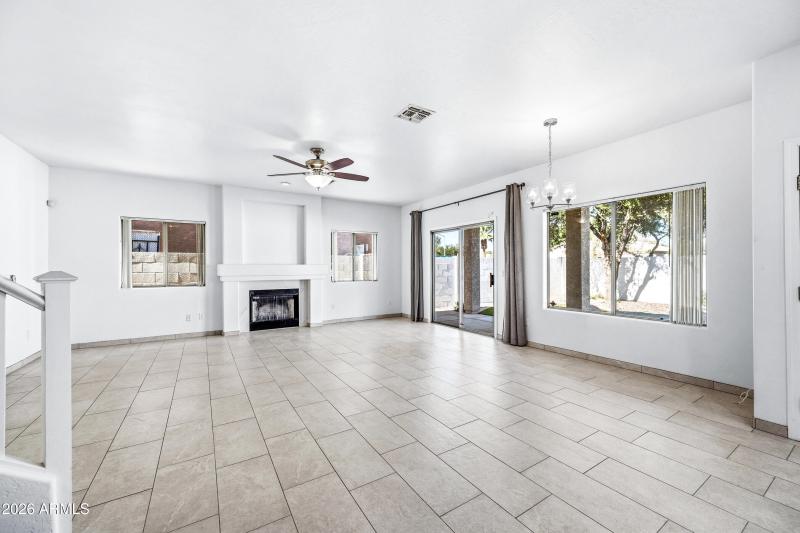 GREAT ROOM OPEN TO KITCHEN