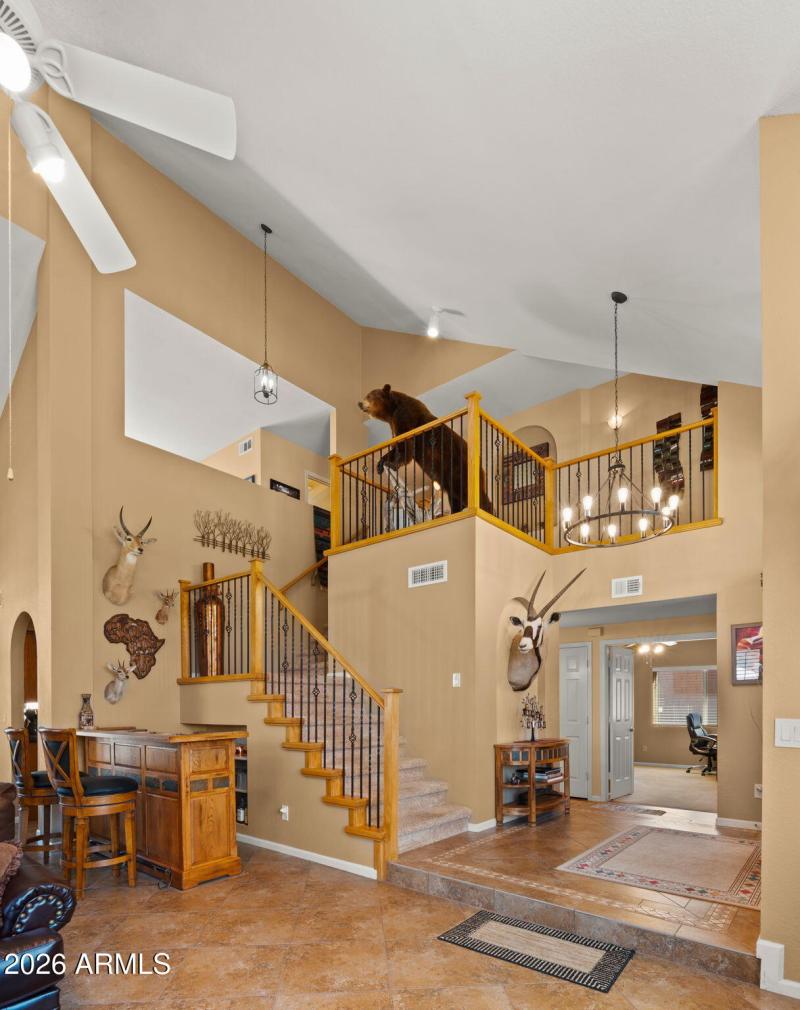 6-web-or-mls-Foyer2