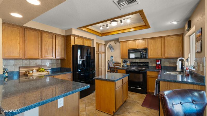 15-web-or-mls-Kitchen3