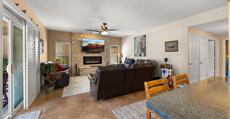 21-web-or-mls-Living Room3